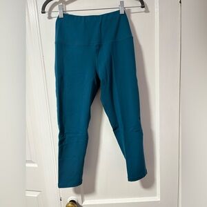 Everyday Yoga Teal Capri leggings